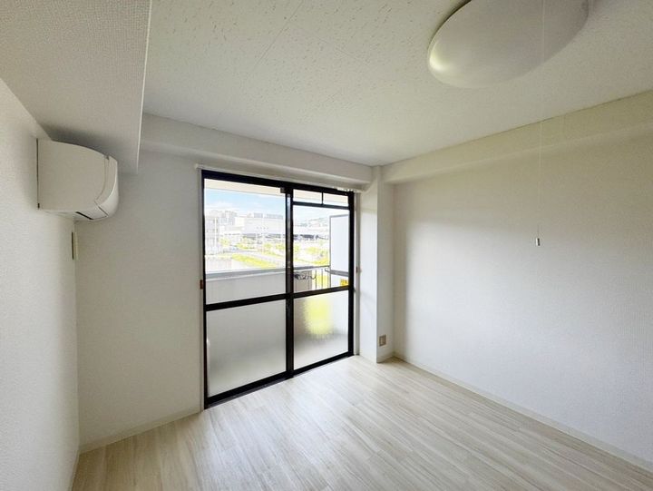 ルーミングハウス梶の内装