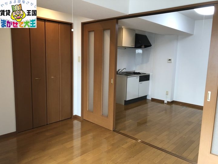 エススリーでじまの内装