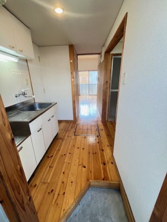 照波園フラット5の玄関