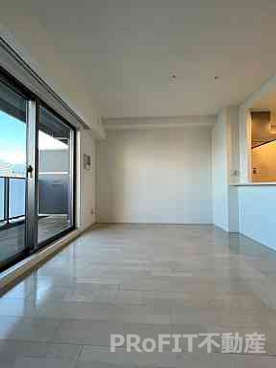 イニシアブランなんばの居間