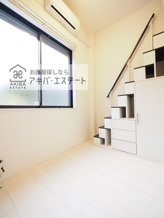 ウイングMK綾瀬の居間