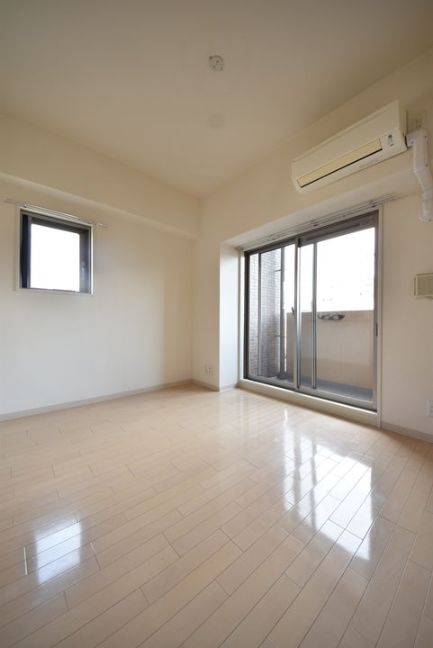 ライジングコート三宮マリーナシティの居間