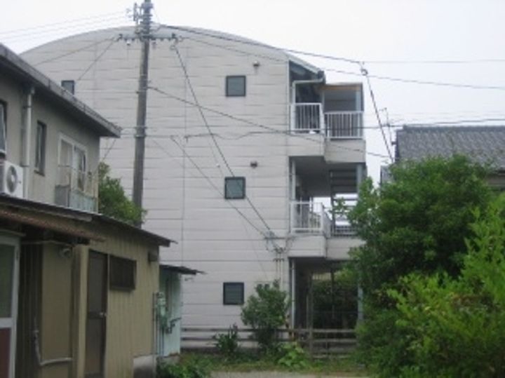 メゾンひな野の外観