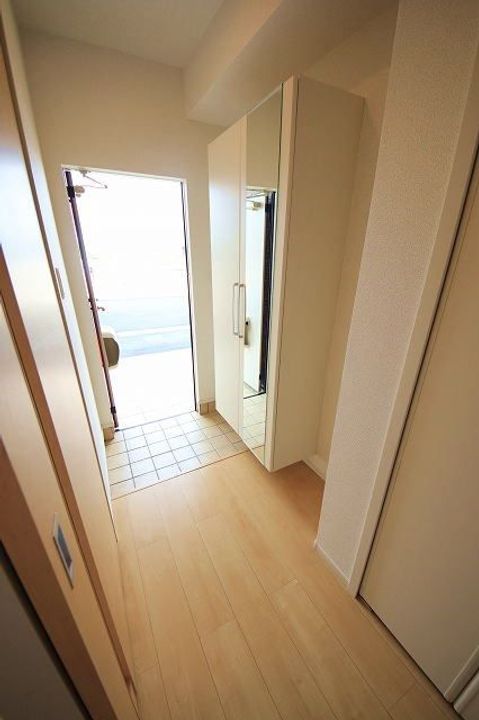 サンシャイン西寺Cの玄関