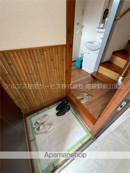 東京都世田谷区鎌田2(一戸建)の賃貸物件の玄関