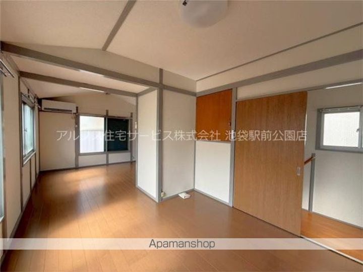 東京都世田谷区鎌田2(一戸建)の賃貸物件の居間