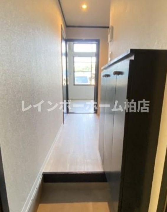 千葉県柏市逆井(アパート)の賃貸物件の玄関