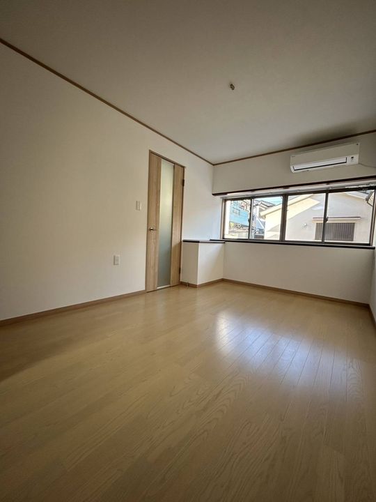 本牧町1丁目279アパート 1階の居間