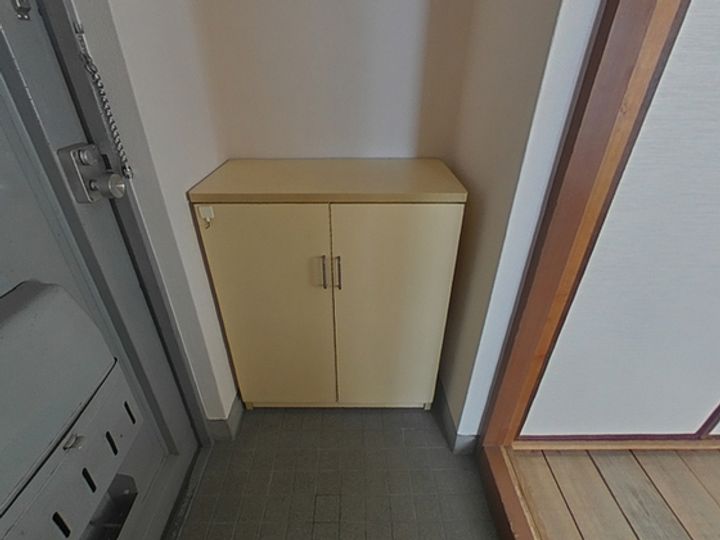 谷崎ビルの玄関