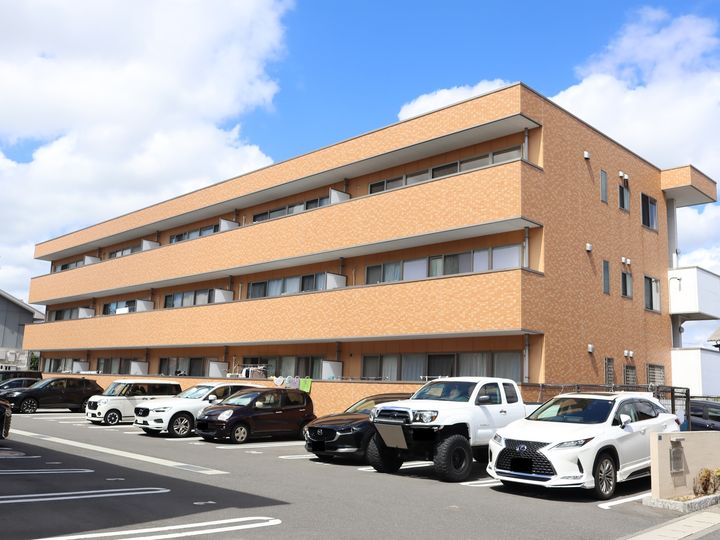 岡山県岡山市南区芳泉4(マンション)の賃貸物件の外観