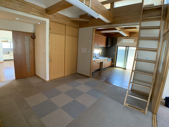 山梨県甲府市東光寺2(一戸建)の賃貸物件の居間