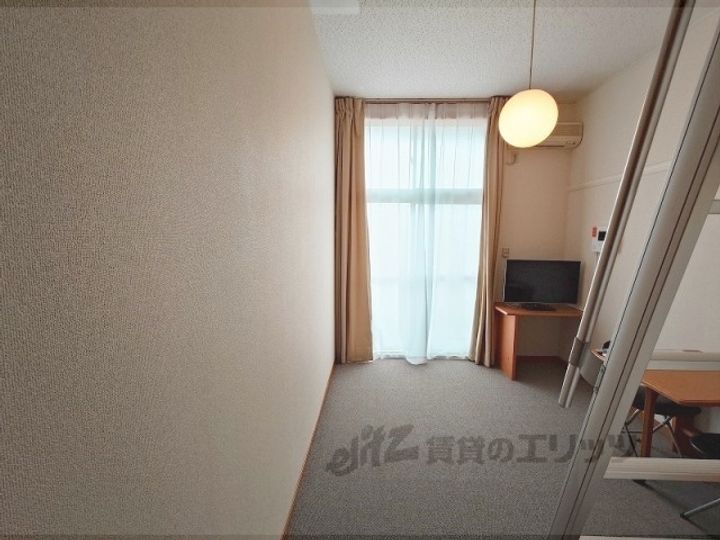 レオパレスブルーファンの居間