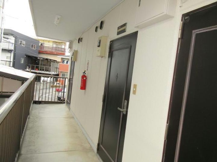 山口県玖珂郡和木町和木4(アパート)の賃貸物件の玄関
