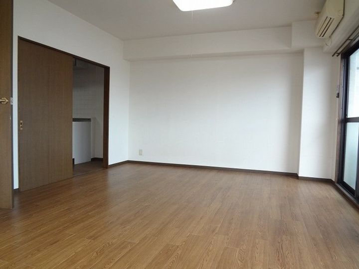 ハーメイン原新町の居間