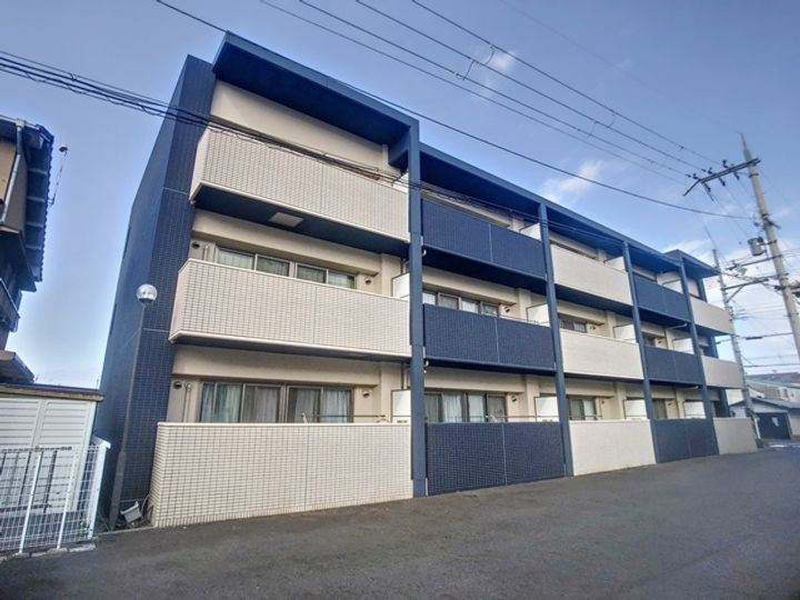 滋賀県栗東市小柿4(マンション)の賃貸物件の外観