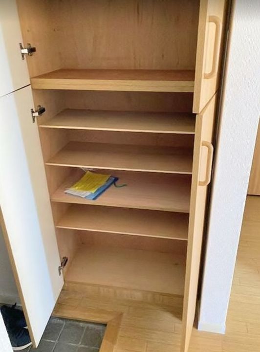 ヴィラ百合丘の玄関