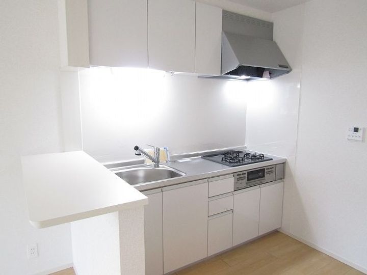 トゥエルブ ツーのキッチン