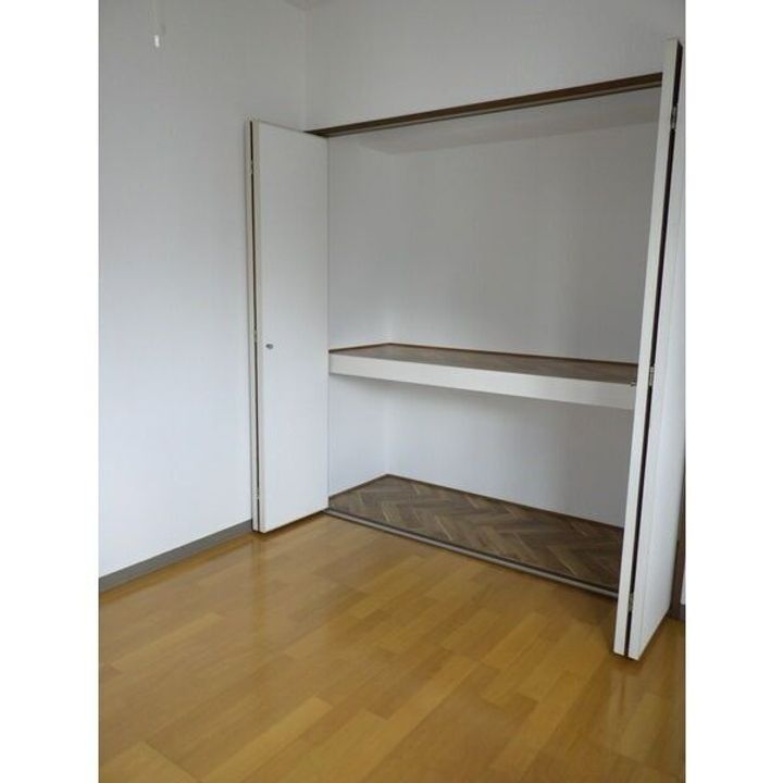 テーアイ二日町ビルの内装