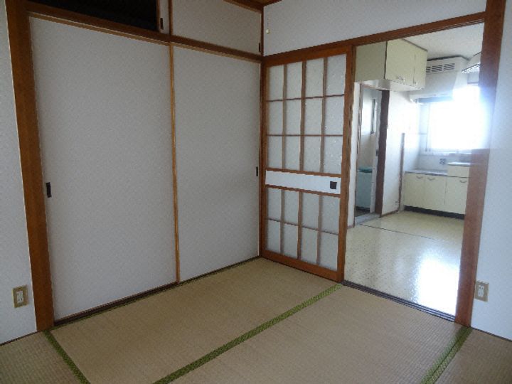 山口県岩国市元町2(アパート)の賃貸物件の居間