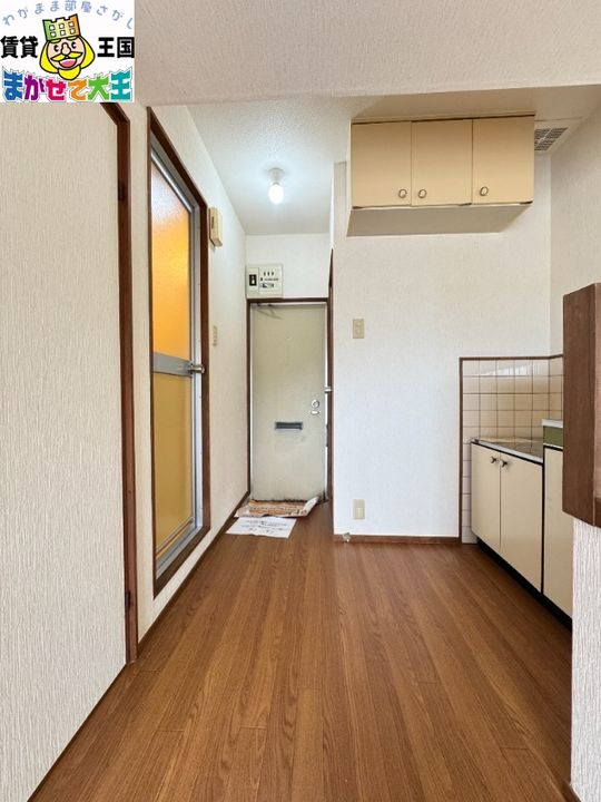 サンハイツ愛宕の玄関