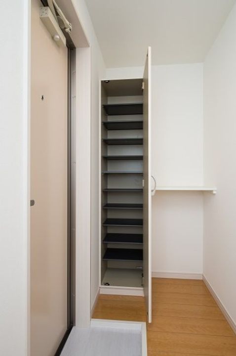 エクセル日ノ宮の玄関