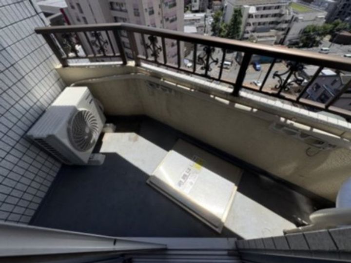 センチュリー末広の内装