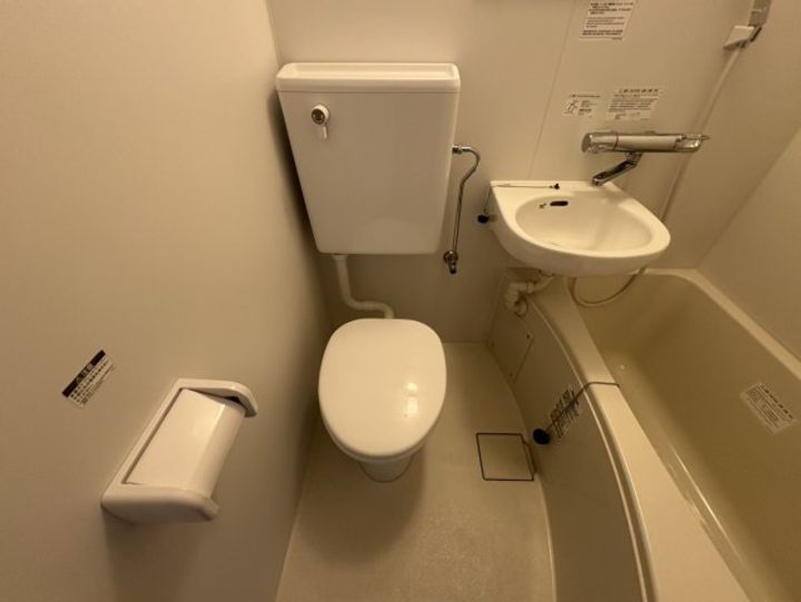 センチュリー末広の内装