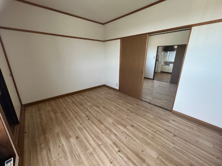 ホワイトコーポIIの居間
