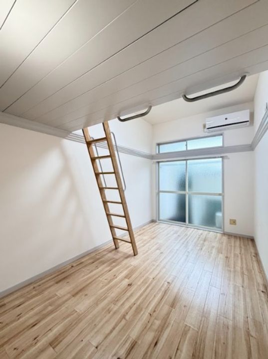 千葉県千葉市中央区大森町(アパート)の賃貸物件の居間