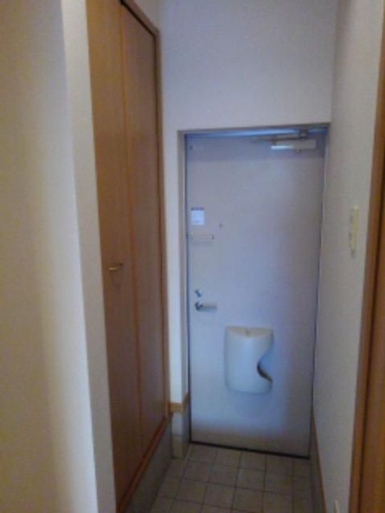 山口県宇部市大字小串(アパート)の賃貸物件の玄関