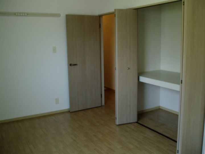 クレストコーポの居間