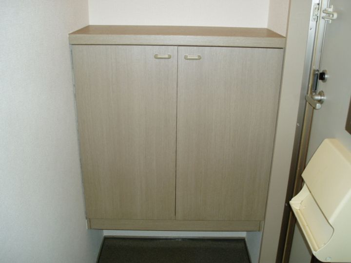 クレストコーポの玄関