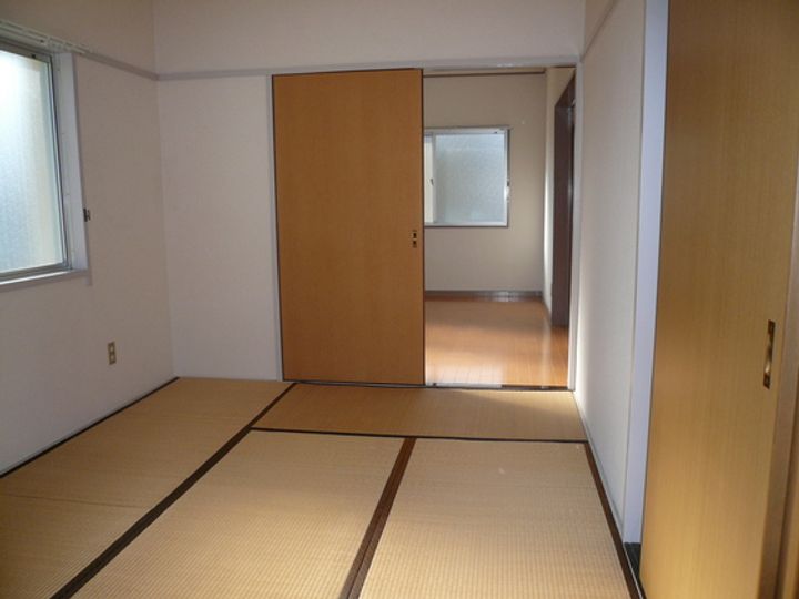 北谷ビルの内装