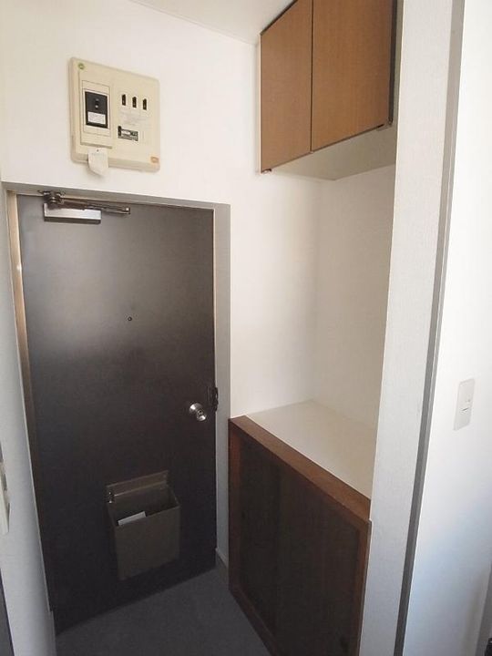 リバティ大町の玄関