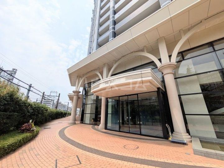 ヨコハマタワーリングスクエア ザ・イーストの地図