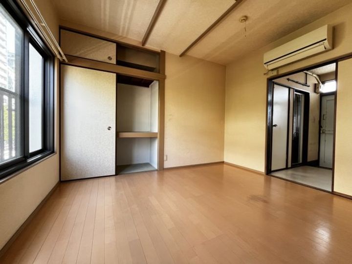 小野澤ビルの内装