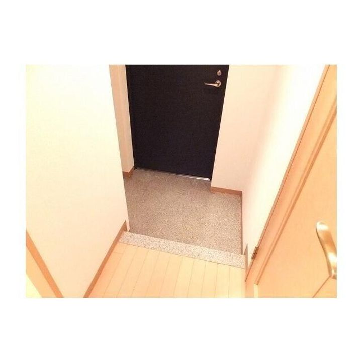 OLIO神田の玄関