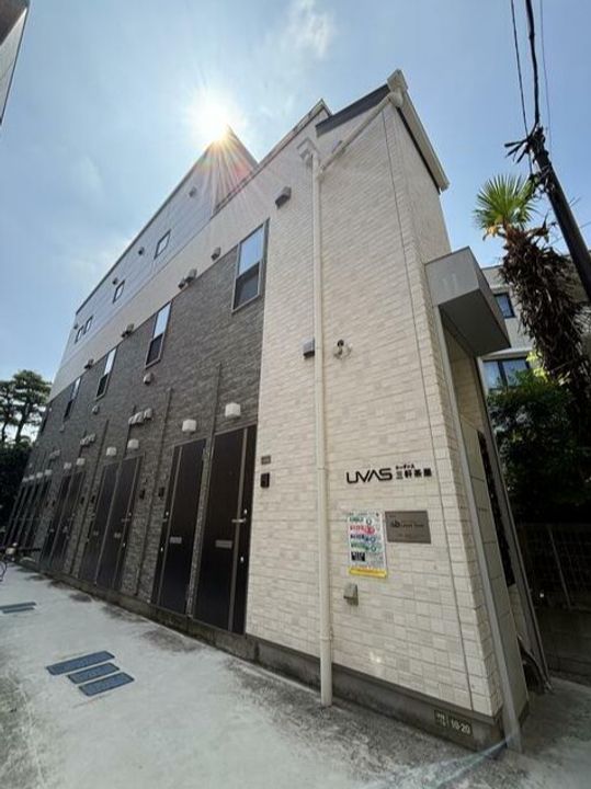 UVAS三軒茶屋の外観