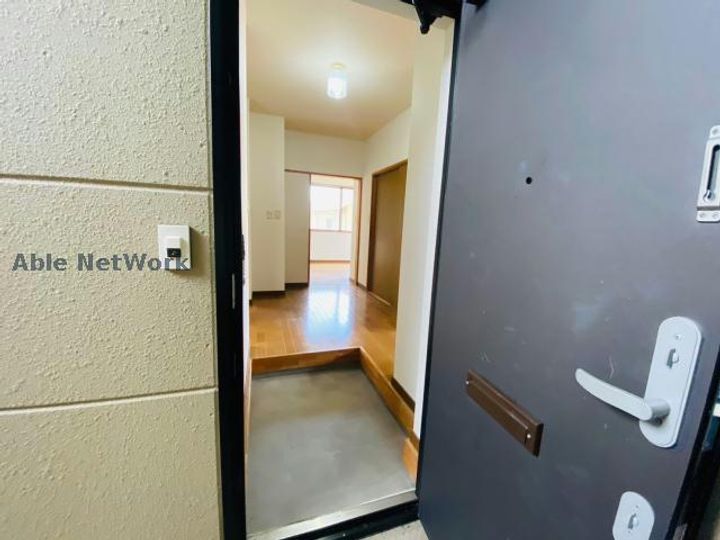 KMKローズの玄関