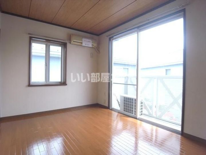 フレグランス平山Eの居間