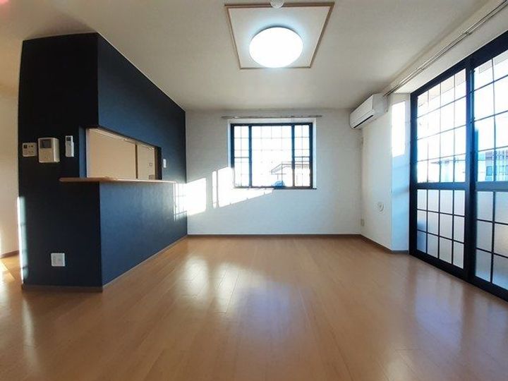 メゾン スターブルの居間