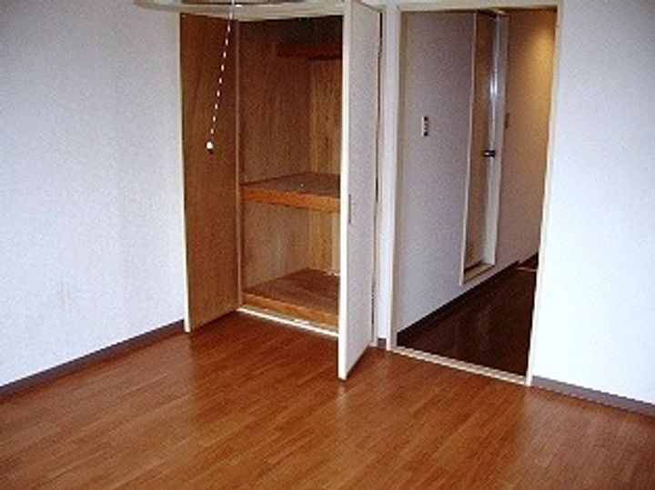シャトー八木の内装