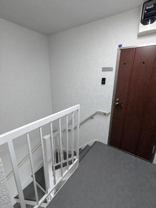 神奈川県横浜市神奈川区入江1(アパート)の賃貸物件の玄関