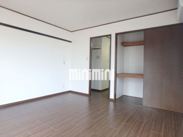 プチメゾンFの居間