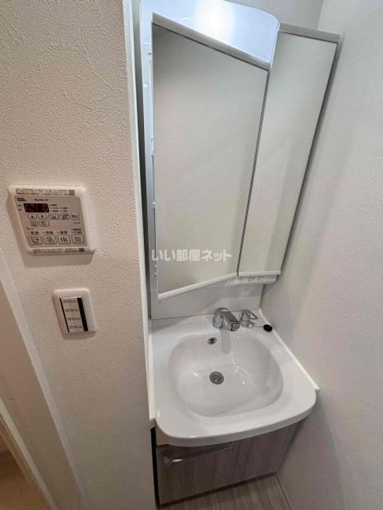 GENOVIA神戸湊川公園の内装