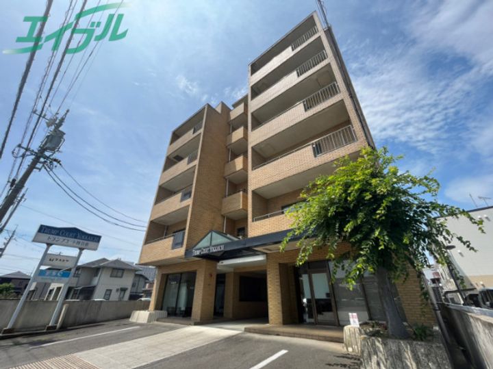 トランプコート四日市の外観