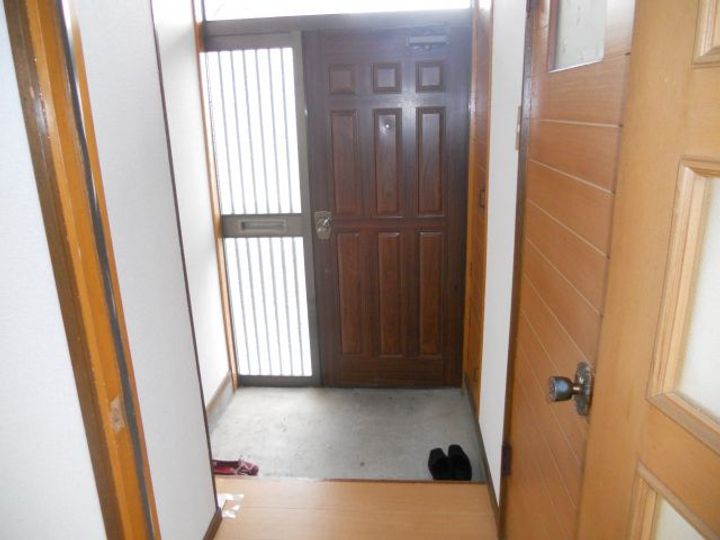 ニューグランドハイツの玄関