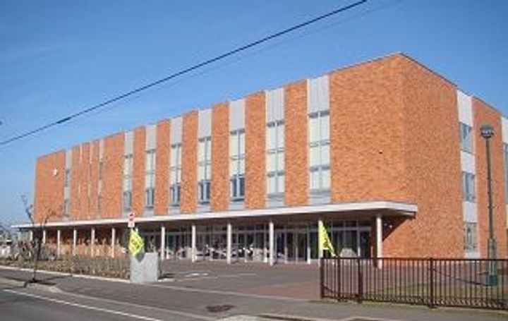 ニューグランドハイツの周辺