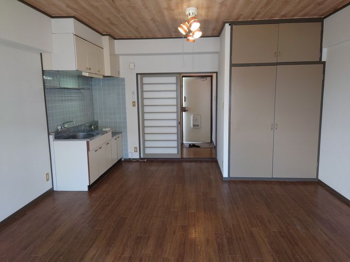 パルテール桃園No.2の居間