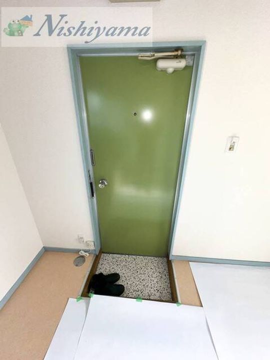 コーポNANAの玄関